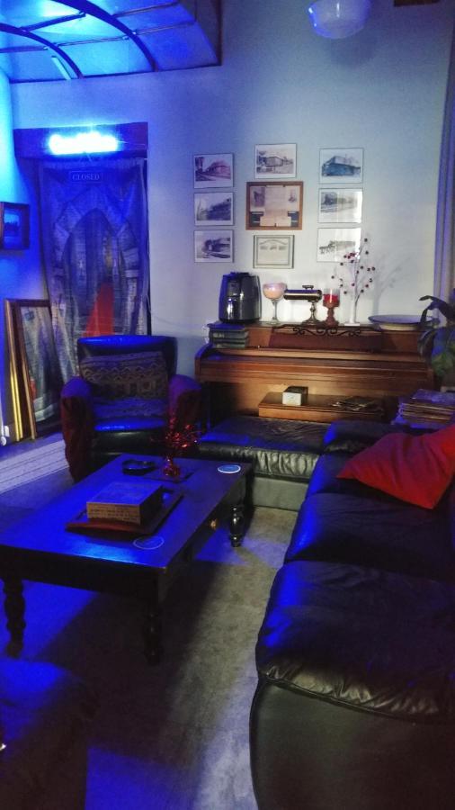 The Burlington Hotel & Bar - Alma Wi Bagian luar foto